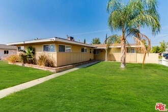 Building Photo - 11257 Collett Ave