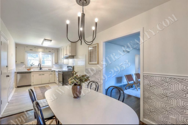 Building Photo - Stunningly Remodeled 3 Bed 1 Bath Home in ...