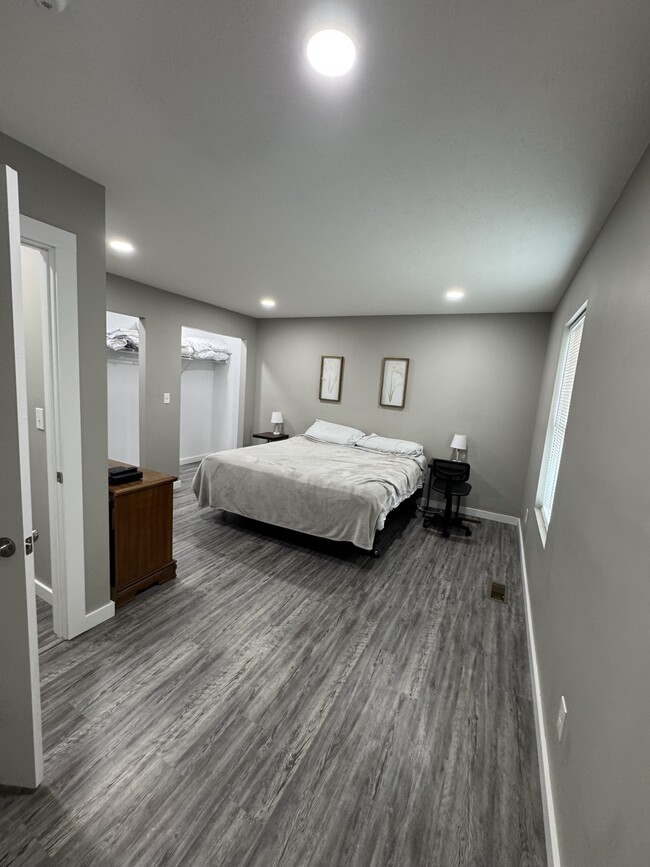 Building Photo - 241 Berry Ln