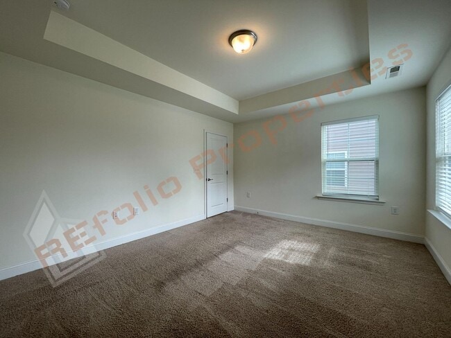 Building Photo - Great news! Application fee will be credited toward your first month’s rent upon lease is execute...