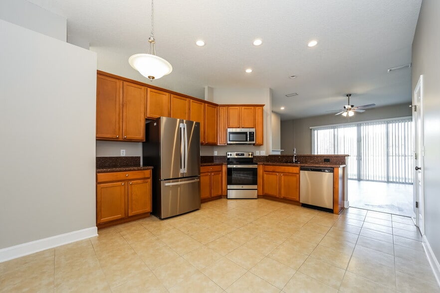 Building Photo - 136 Linda Lake Ln