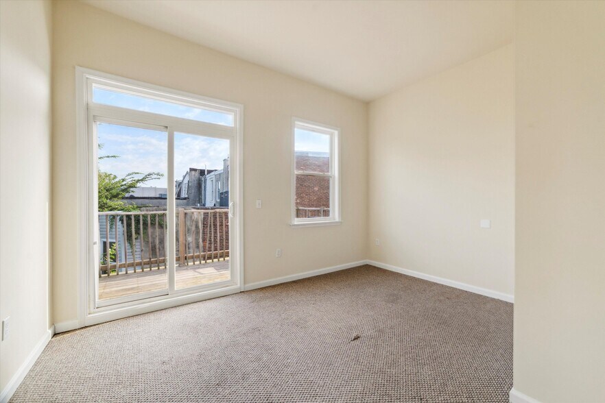 Building Photo - 1815 W Montgomery Ave