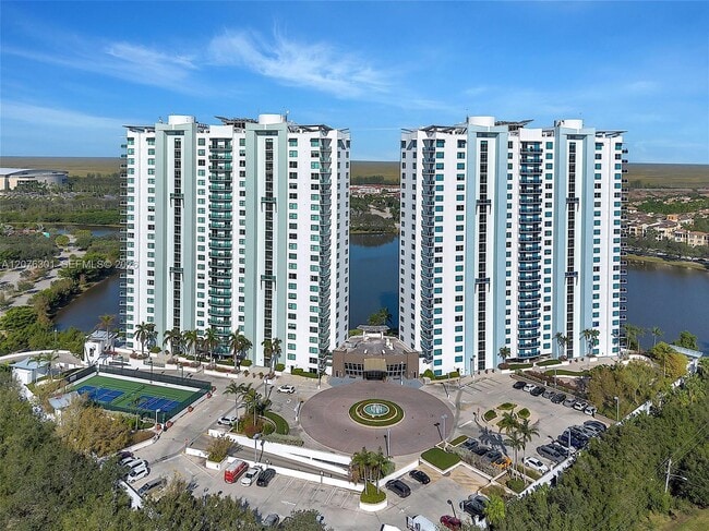 Building Photo - 2641 N Flamingo Rd