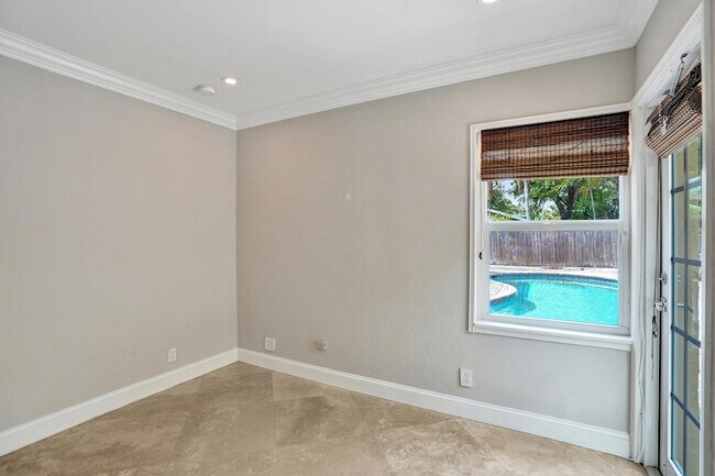 Building Photo - 1145 NE 12th Ave