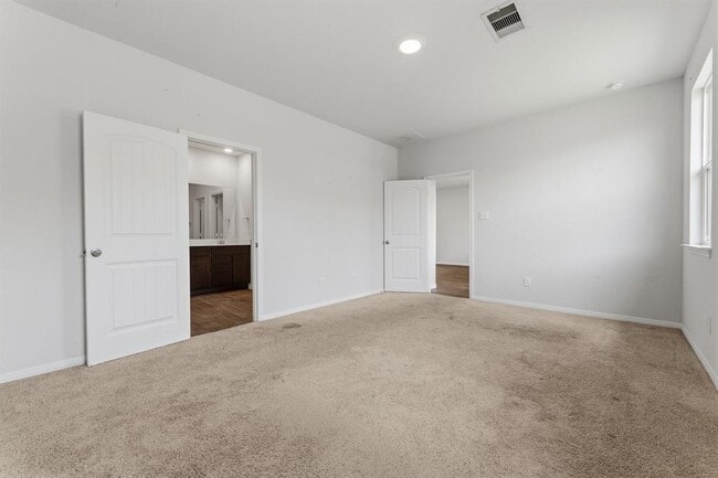Building Photo - 202 Eagle Mountain Trl1