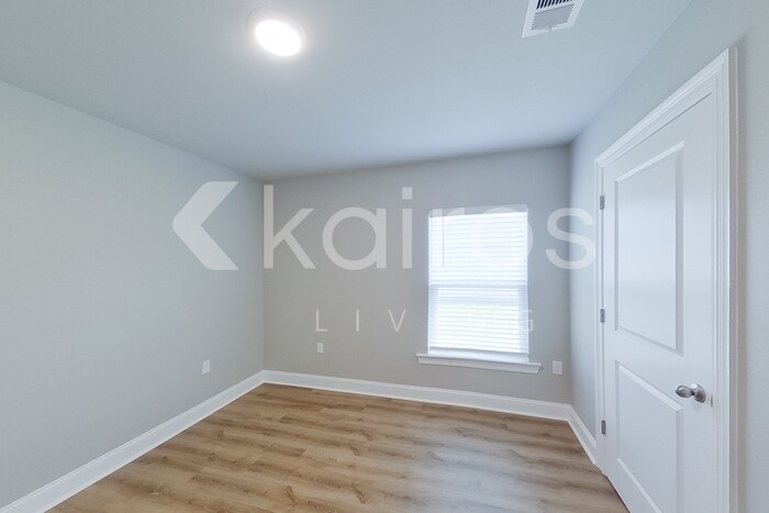 Building Photo - 22850 Monterey Ave