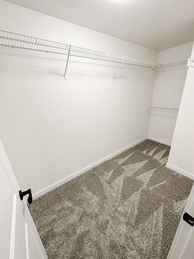 Building Photo - 202 Mashell Ave S