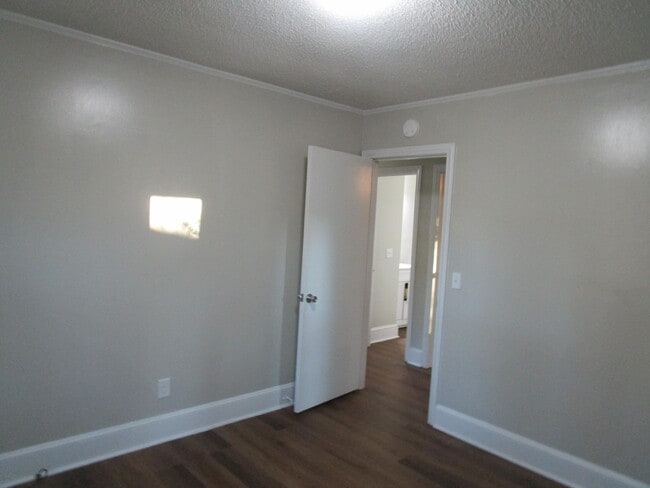 Building Photo - 1914 Georgianna Dr