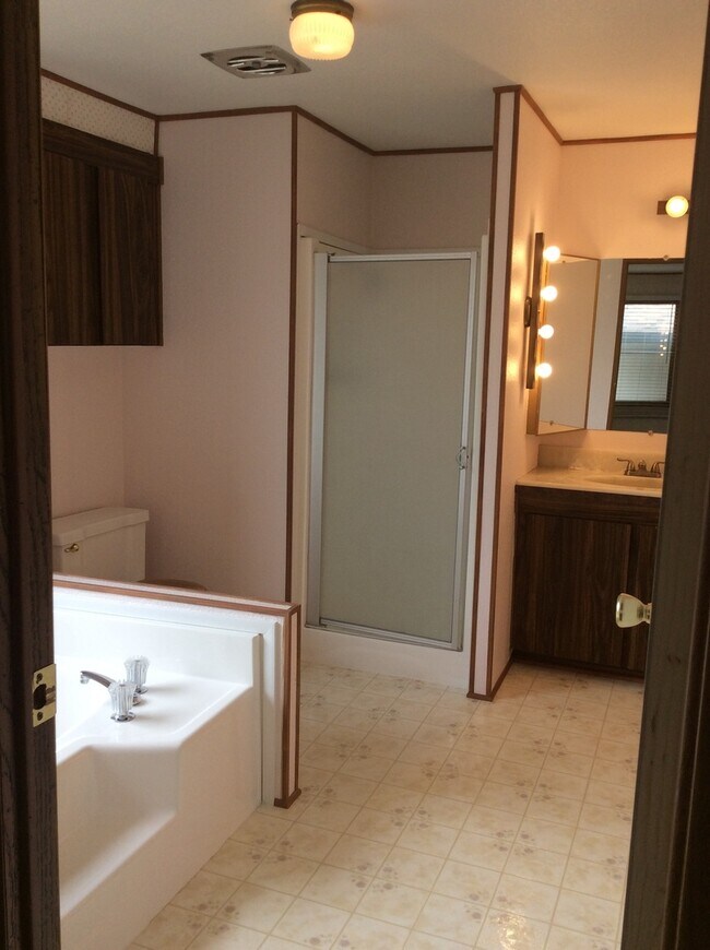 Building Photo - 595 Magnolia Way  Reno, NV 89506