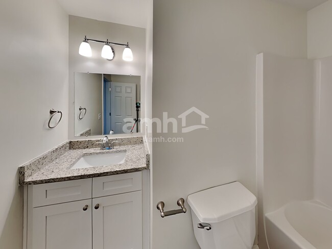 Building Photo - 7014 Roselake Cir