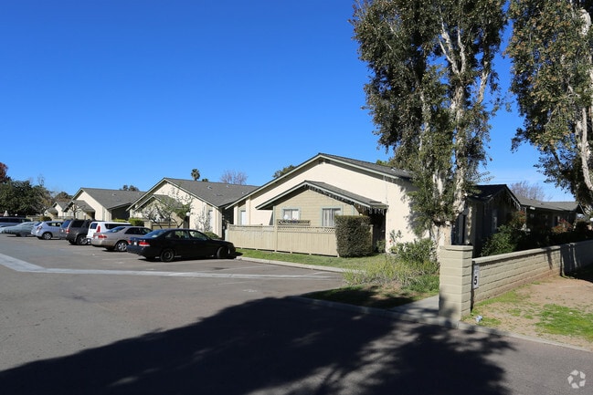 Building Photo - Casa De Anza