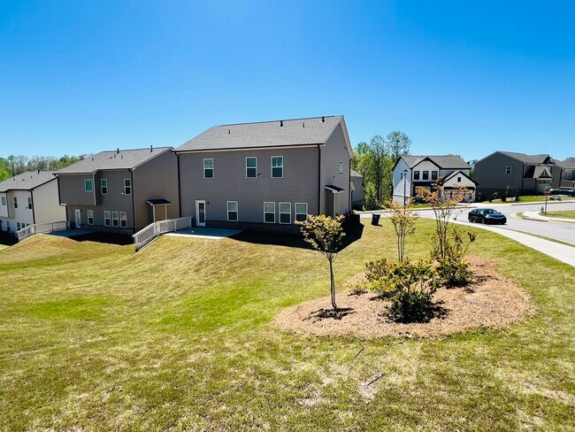Building Photo - 4088 Brookmont Way