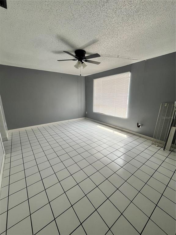 Building Photo - 4918 Silver Oaks Village