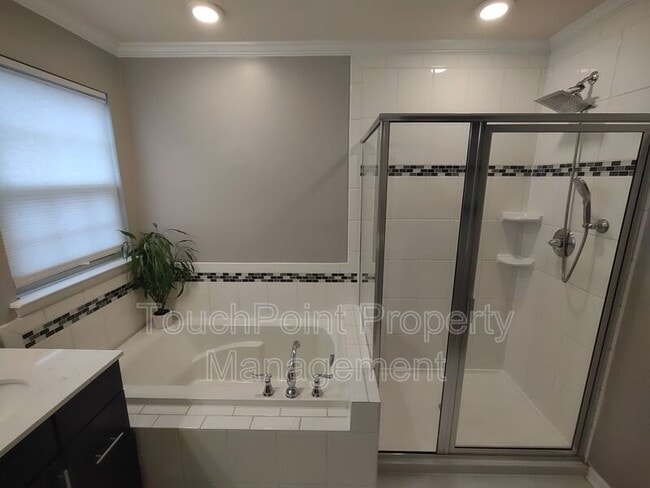 Building Photo - 4073 Zilker Park Dr