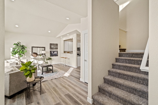 Building Photo - 226 E Chestnut St