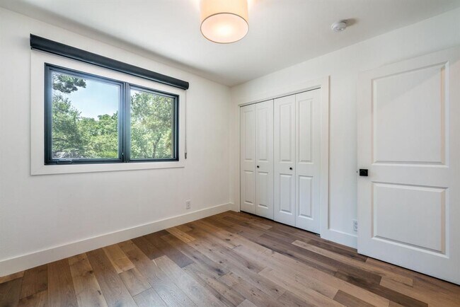 Building Photo - 3514 Hillbrook Dr