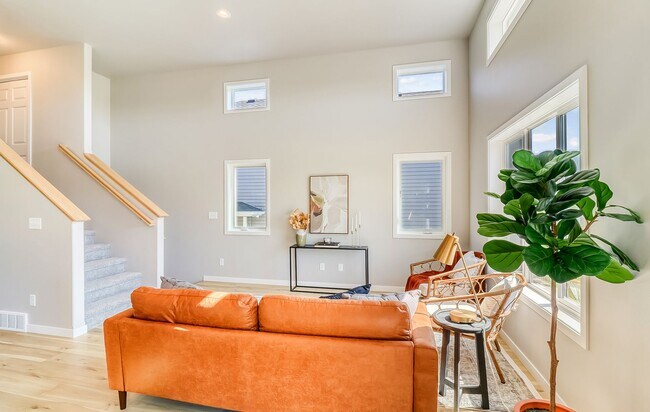 Building Photo - 3 Bed 2 Bath Single Family Home