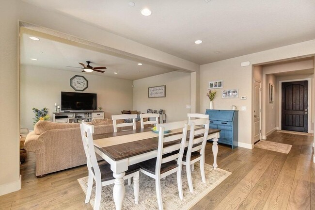 Building Photo - 5019 Verona Dr