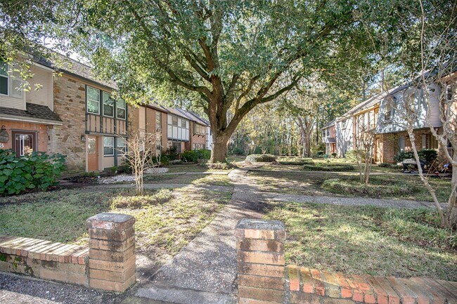 Building Photo - 431 Sunset Dr