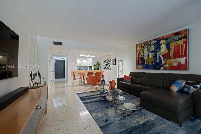 Building Photo - 2901 S Bayshore Dr