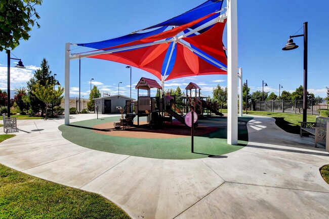 Building Photo - Stunning 3 Bedroom in Skye Canyon Master P...