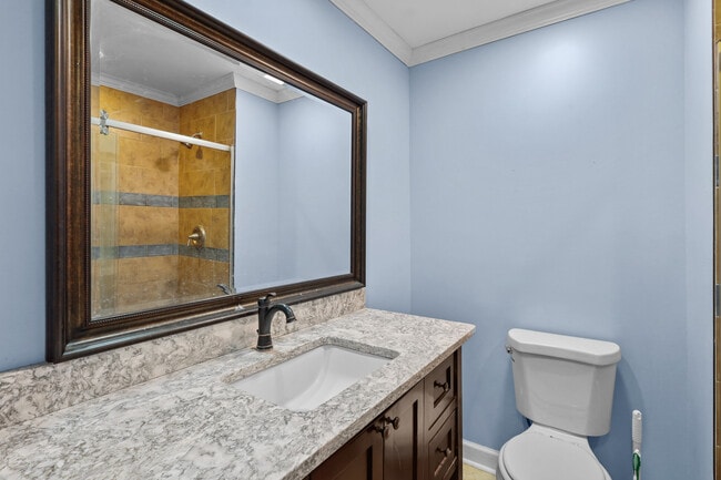 Building Photo - Spacious 4-Bedroom, 2.5-Bath Home E Duffy