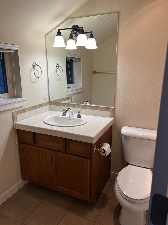 Building Photo - Ravenna Townhome