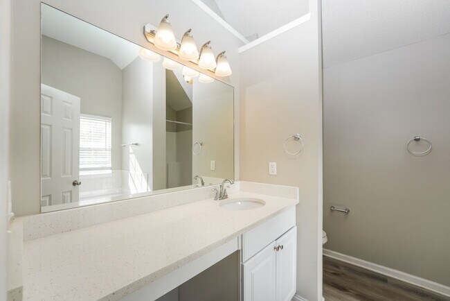 Building Photo - 7211 Mill Arbor