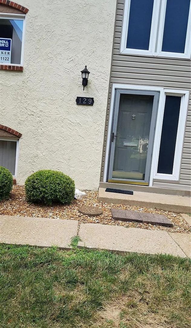 Building Photo - 129 Carmel Woods Dr