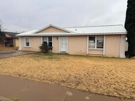 Building Photo - 2 Star Cir