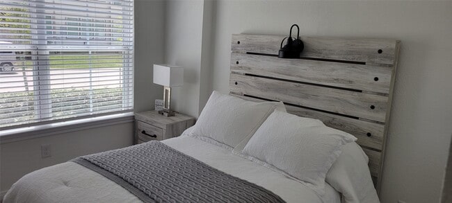 Building Photo - 347 E Coralburst Lp