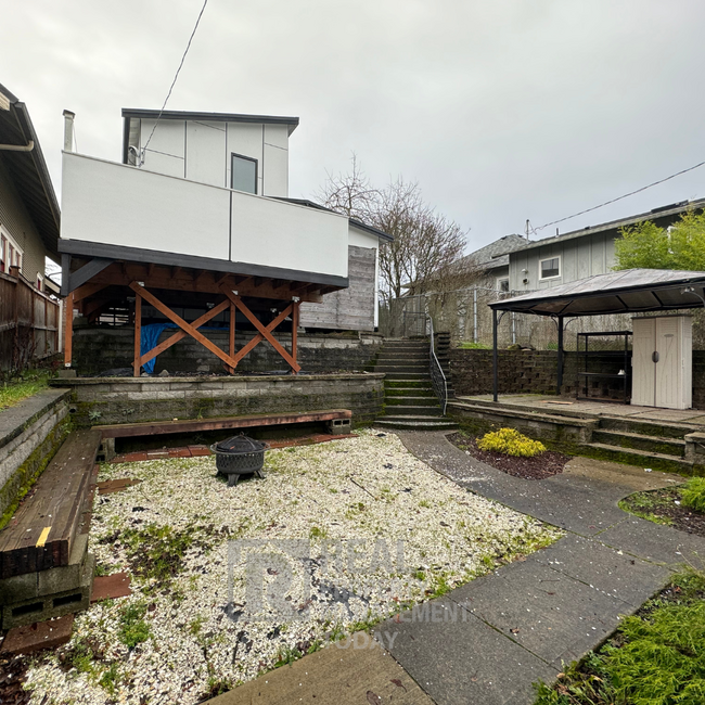 Building Photo - Modern 4 Bedroom House In Tacoma!