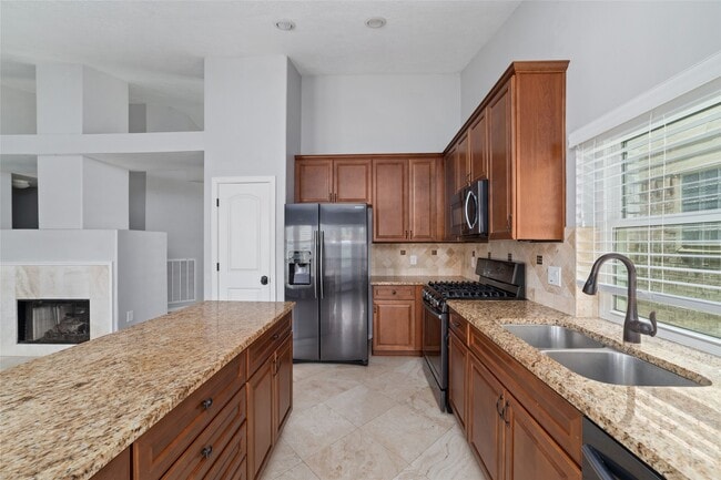Building Photo - 20822 Whitevine Way