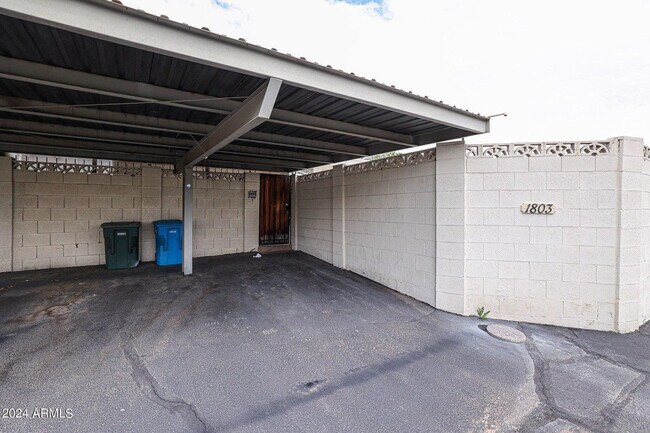 Building Photo - 1803 W Maryland Ave