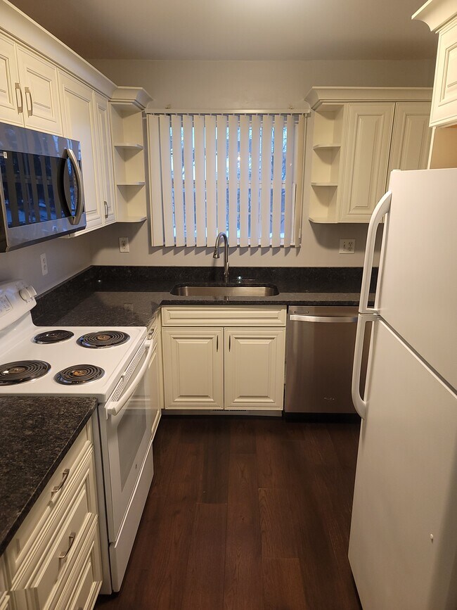 Building Photo - 46101 Allenton Dr