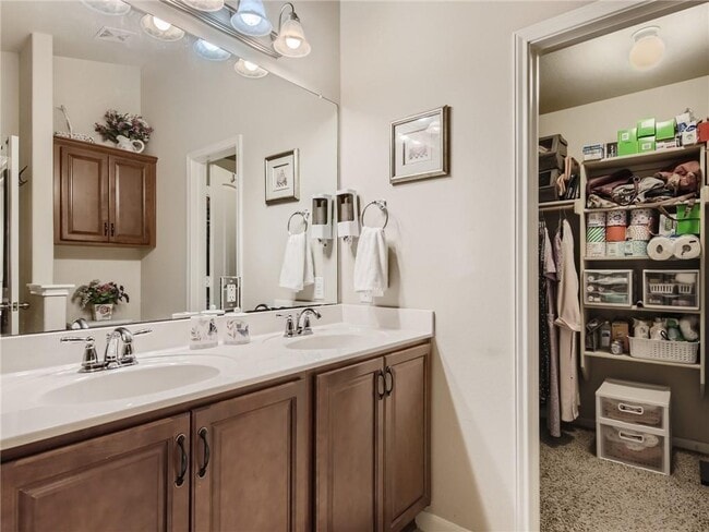 Building Photo - 1807 Colorado Bend Dr