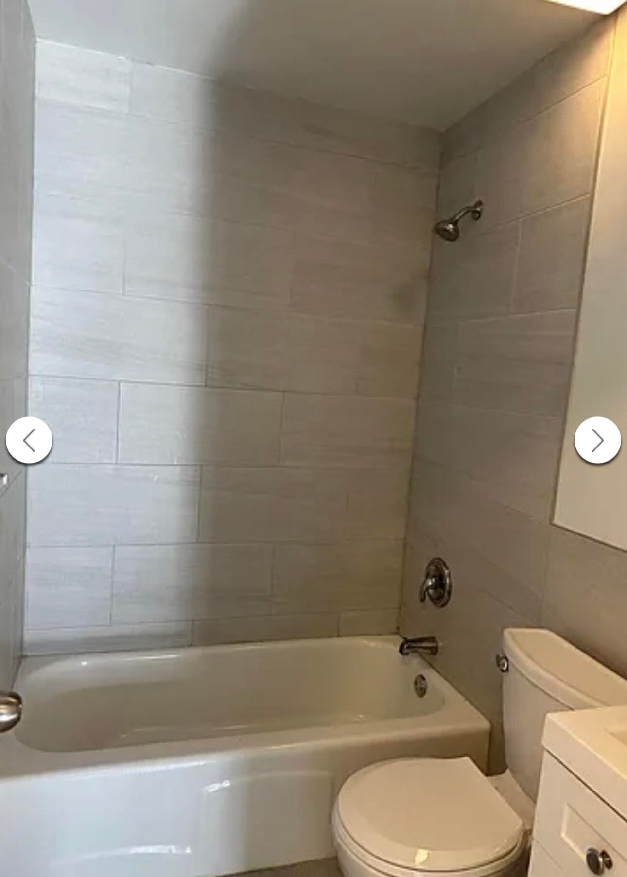 Building Photo - 3825 N Pine Grove Ave