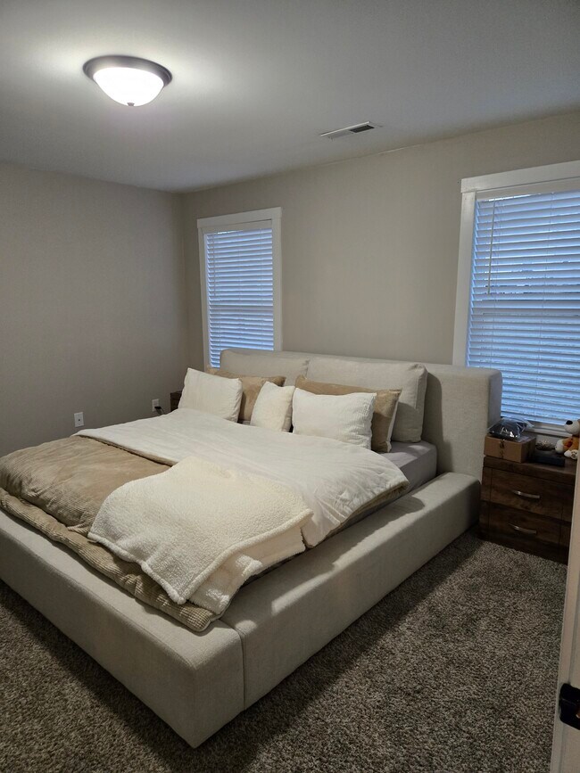 Building Photo - 506 Sudbury Dr