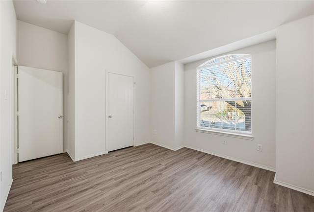 Building Photo - 518 Niagara Falls Dr