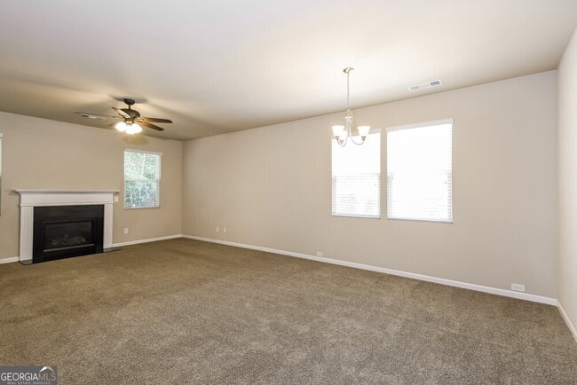 Building Photo - 618 Royal Crest Ct