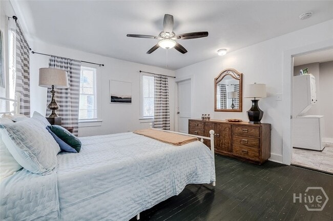 Building Photo - 1317 E 38th St