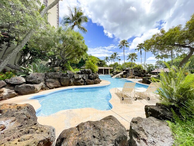 Building Photo - Panoramic Views from Hawaii Kai Condo