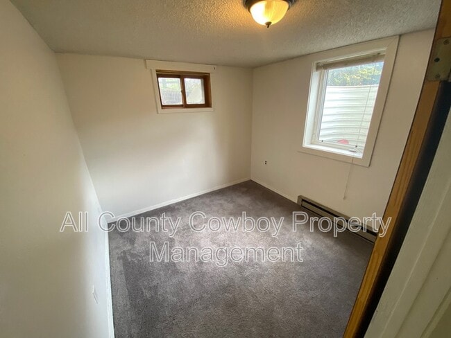 Building Photo - 1217 1/2 Bradley St