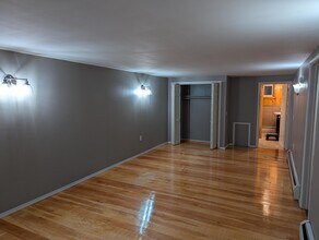 Building Photo - 1011 Scranton St