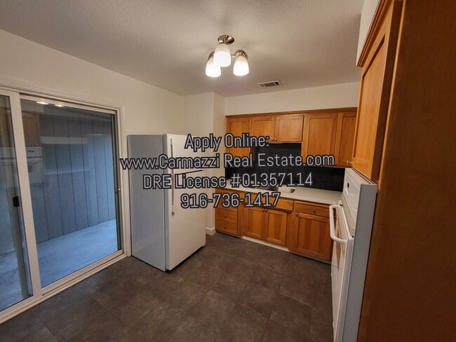 Building Photo - 1319 Palomar Cir