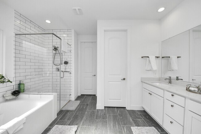 Building Photo - 21130 Almaco Dr
