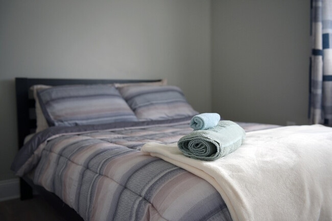 Building Photo - 444 Oneida St