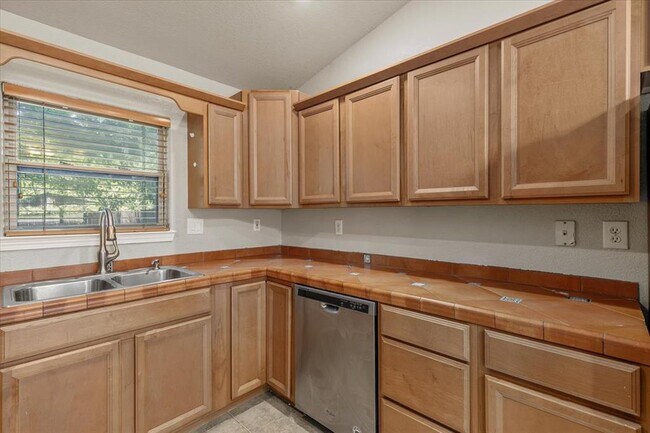 Building Photo - 7604 Robalo Rd