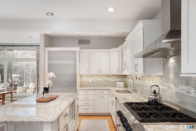 Building Photo - 12 Splitrock Rd