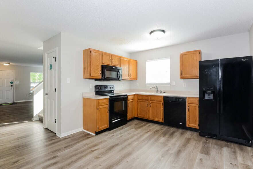 Building Photo - 7148 Kimble Dr